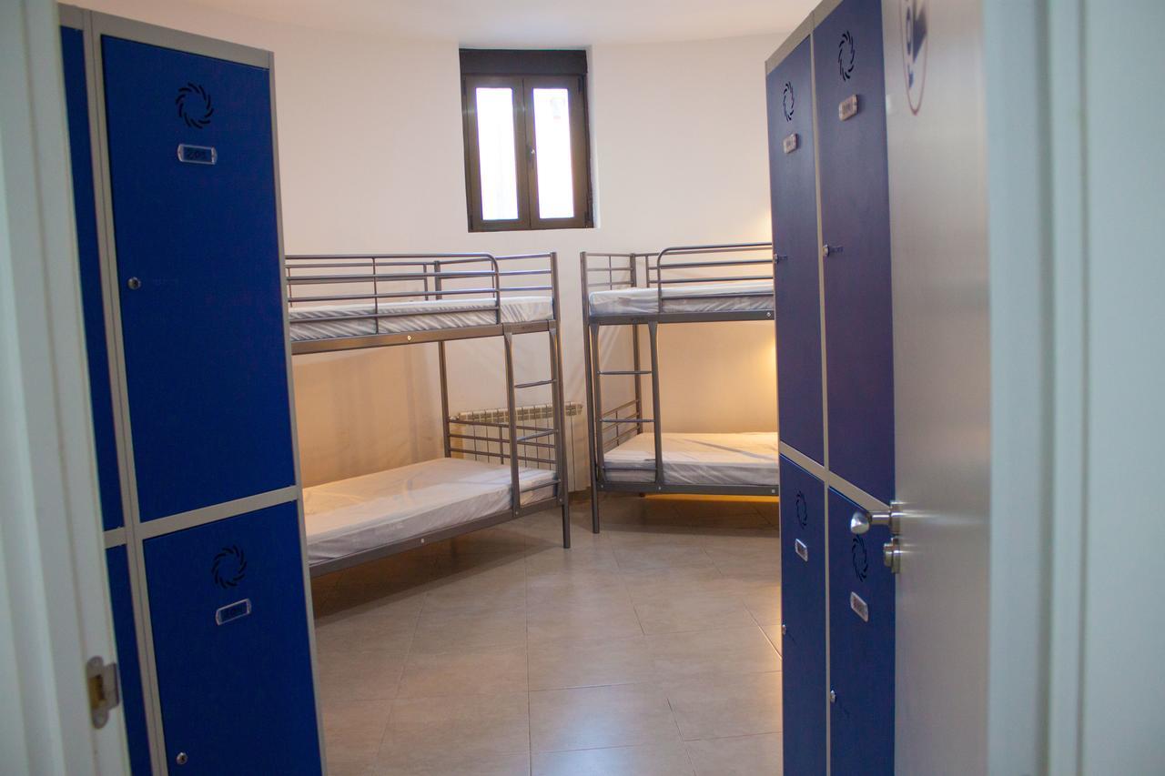 Pil Pil Hostel Madrid Eksteriør billede