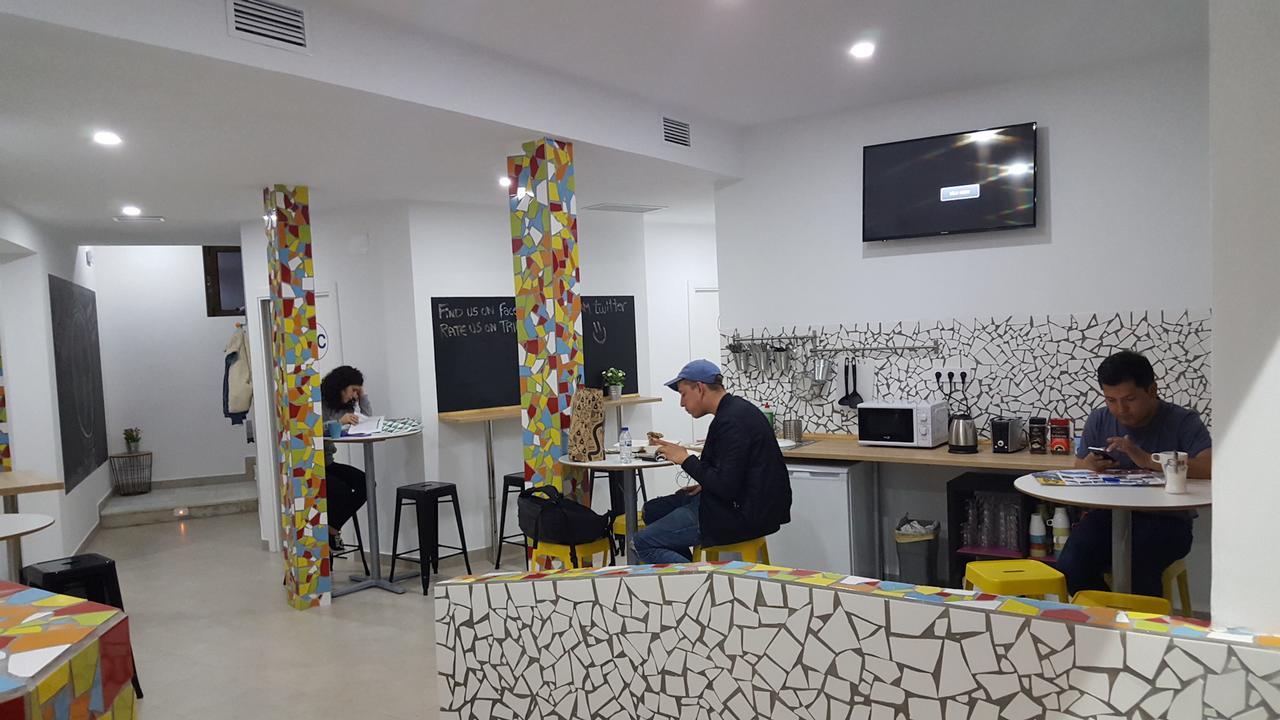 Pil Pil Hostel Madrid Eksteriør billede