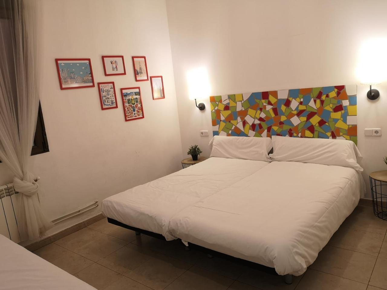 Pil Pil Hostel Madrid Eksteriør billede