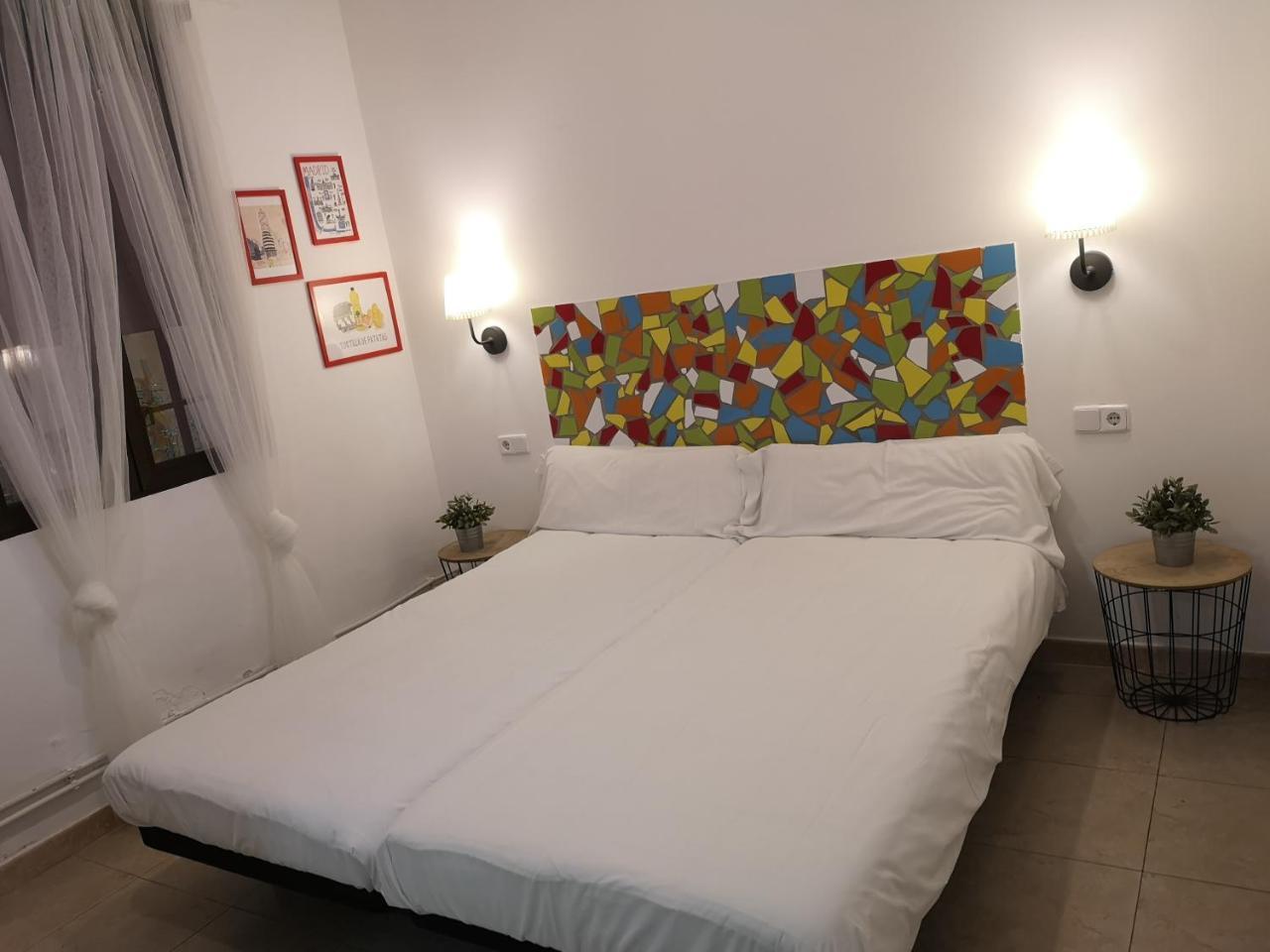 Pil Pil Hostel Madrid Eksteriør billede