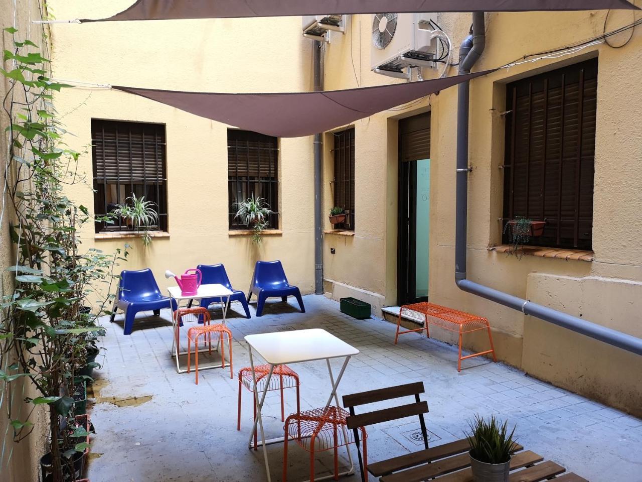 Pil Pil Hostel Madrid Eksteriør billede