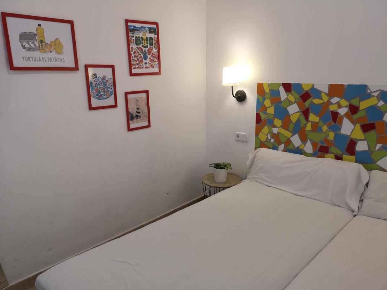 Pil Pil Hostel Madrid Eksteriør billede