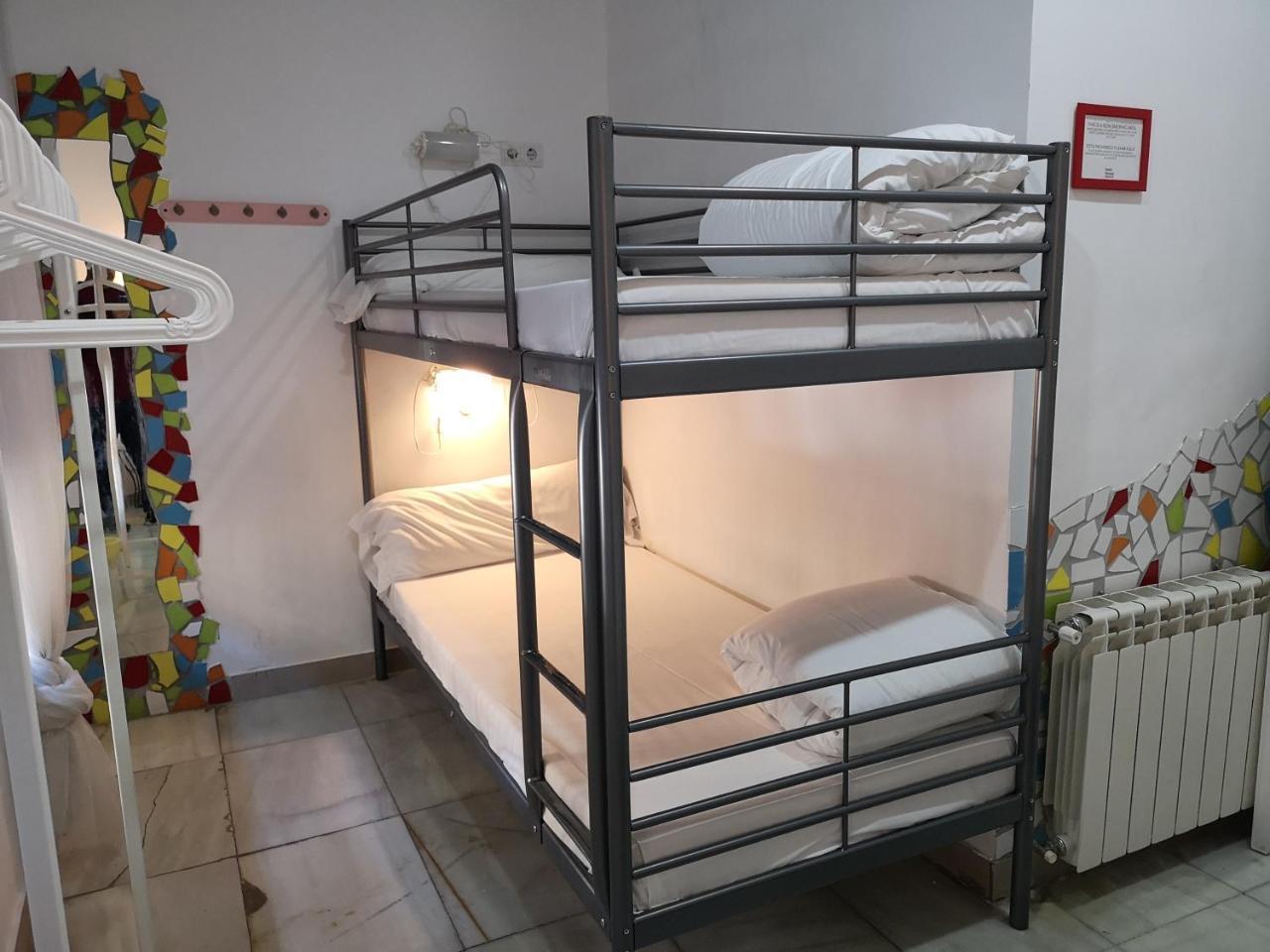 Pil Pil Hostel Madrid Eksteriør billede